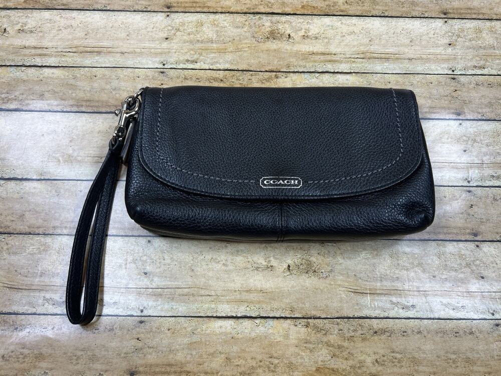Y2K Coach Park Flap Pebbled Black Leather Wristlet Clutch Hang Fob Purse F49177